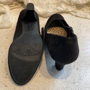 Black American Eagle 8 1/2 W shoes